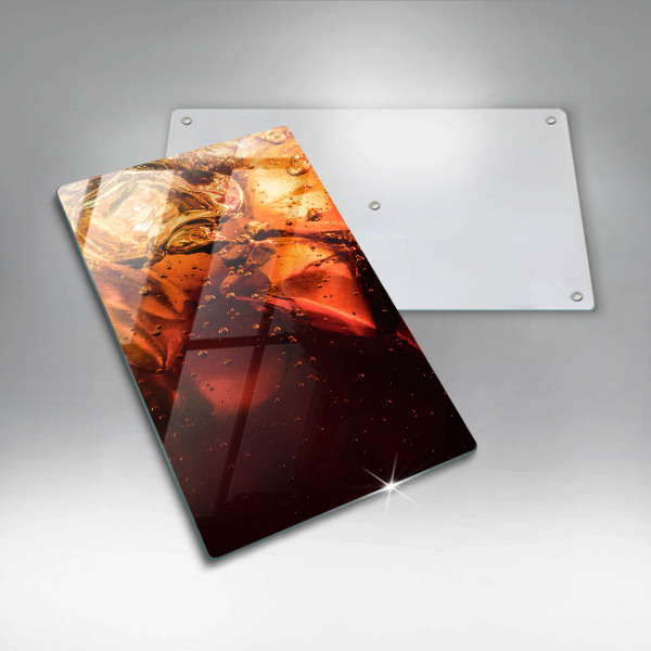 Skärbräda i glas Cola drink med is