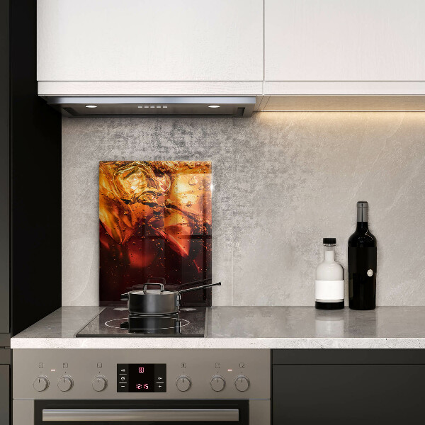 Skärbräda i glas Cola drink med is