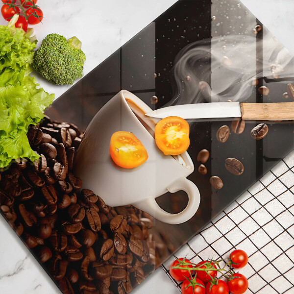 Skärbräda i glas En varm kopp kaffe