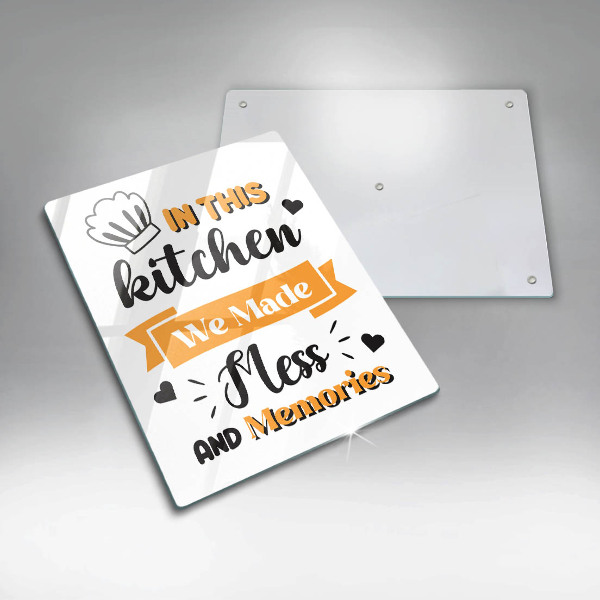 Skärbräda i glas I det här köket skapade vi oreda och minnen