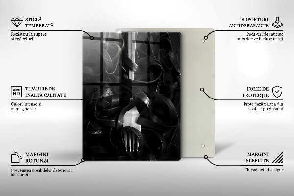 Skärbräda i glas Svart pasta och gaffel