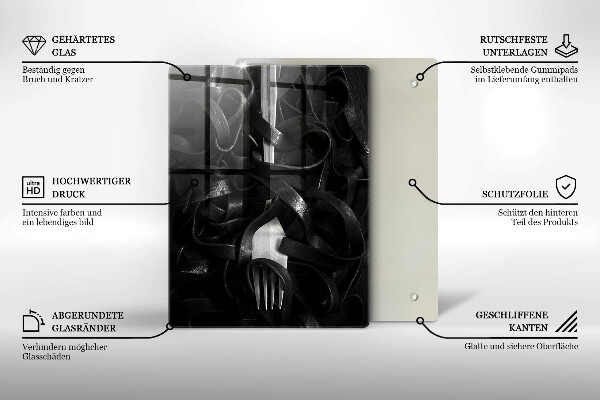 Skärbräda i glas Svart pasta och gaffel