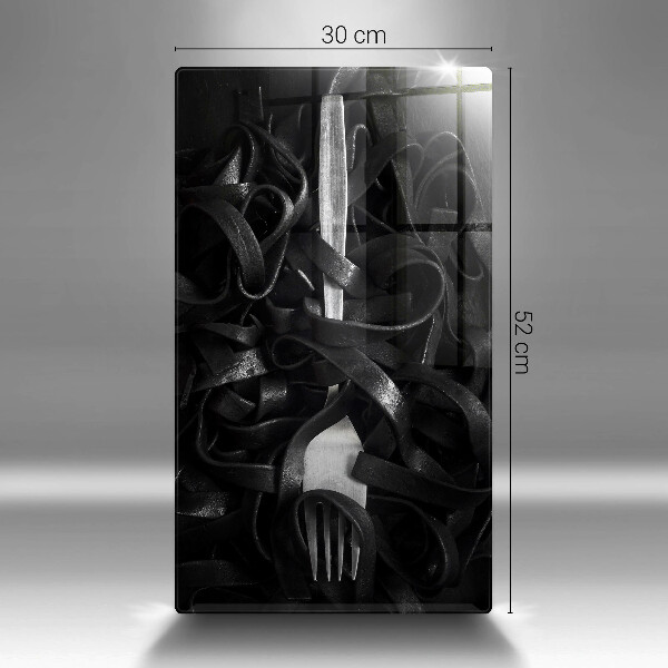 Skärbräda i glas Svart pasta och gaffel