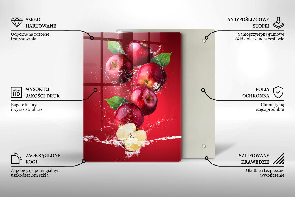 Skärbräda i glas Saftiga äpplen i vatten