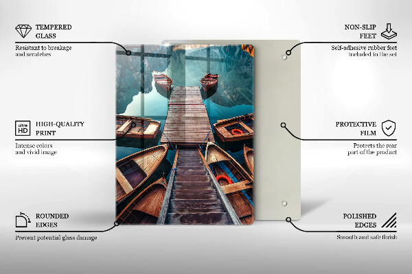 Skärbräda i glas Båtar på sjön