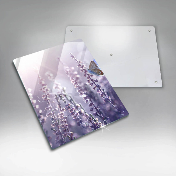 Skärbräda i glas Vildblommor och en fjäril