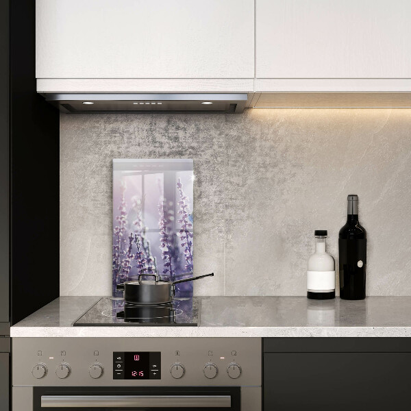 Skärbräda i glas Vildblommor och en fjäril