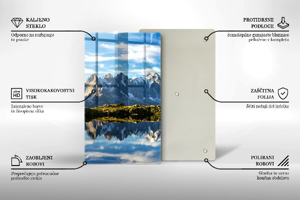 Skärbräda i glas Bergslandskap