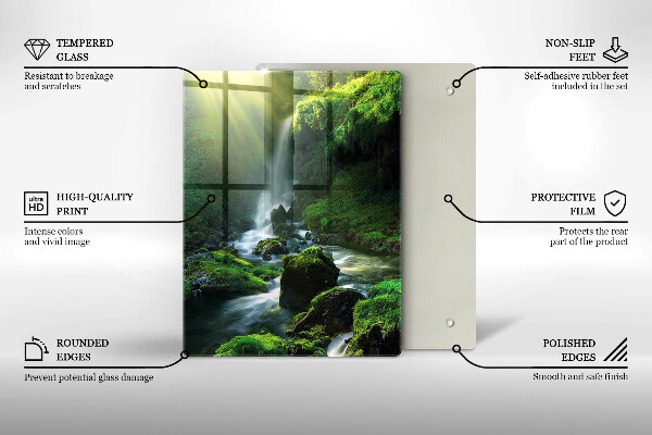 Skärbräda i glas Vattenfall i djungeln