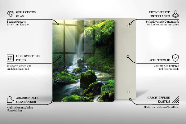 Skärbräda i glas Vattenfall i djungeln