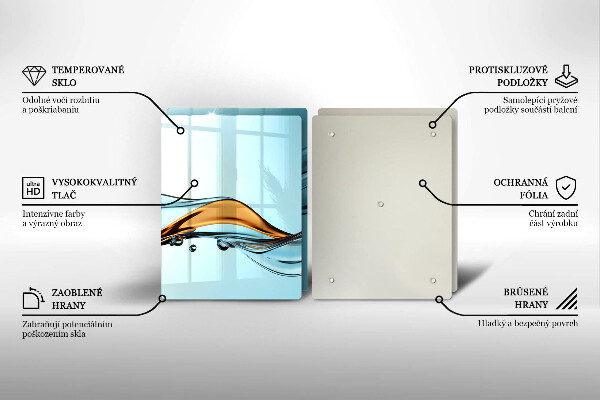 Skärbräda glas Vatten på en blå bakgrund