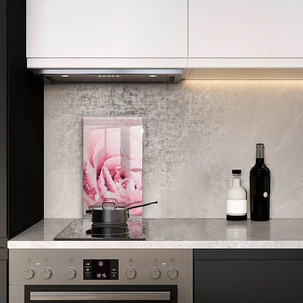 Glasskärbräda med motiv av daggdroppar och rosblomma