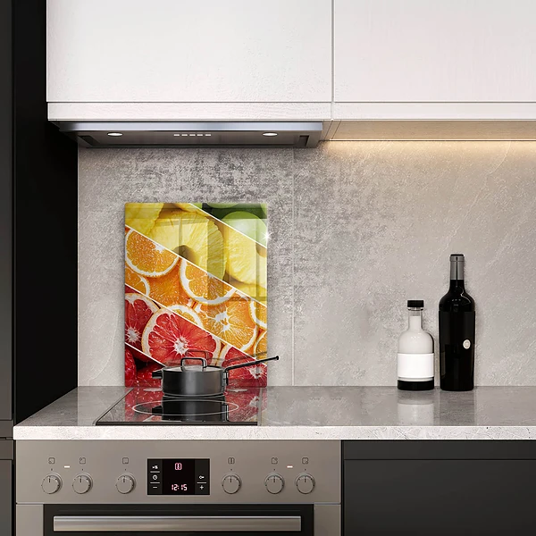 Glasskärbräda med motiv av färgglada frukter