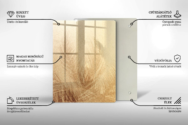 Glasskärbräda Nötter på en vit bakgrund