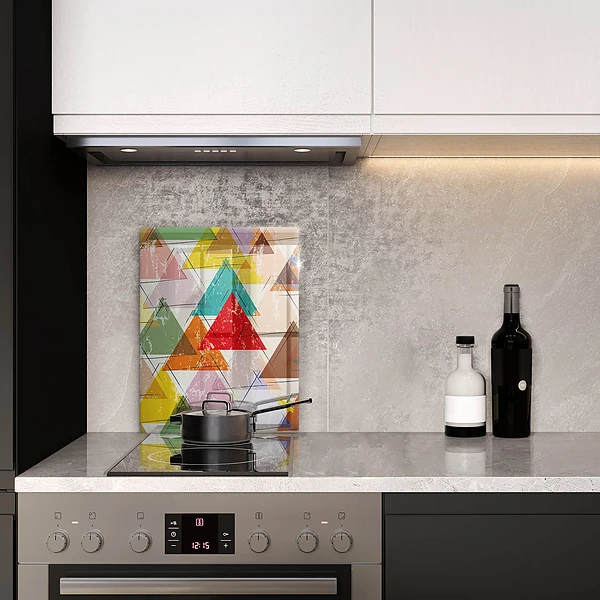 Glasskärbräda med motiv av målade trianglar