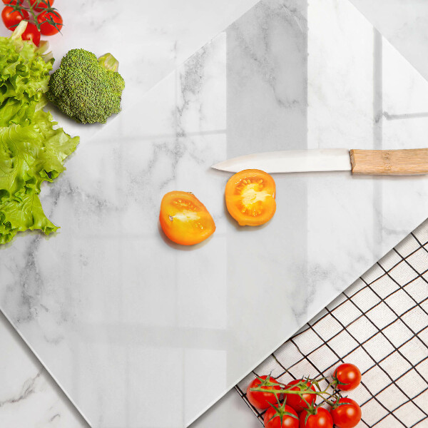 Glasskärbräda i modern marmordesign