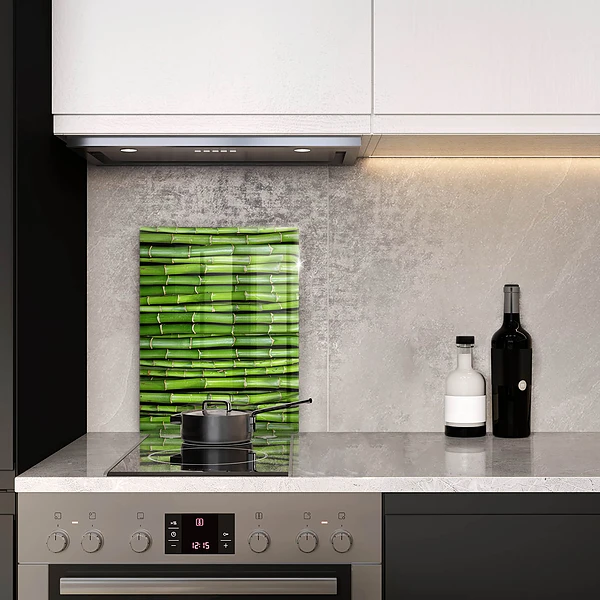 Skärbräda i glas med naturmotiv av bambu