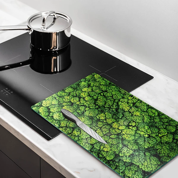 Glasskärbräda med motiv av mossa i naturen
