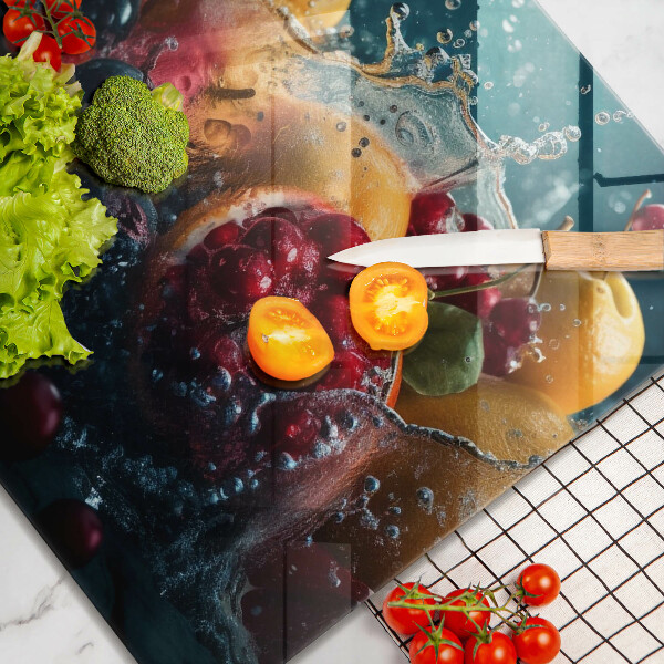 Skärbräda av glas Owoce w wodzie