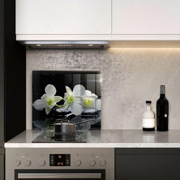 Skärbräda av glas Vita blommor i vatten Zen