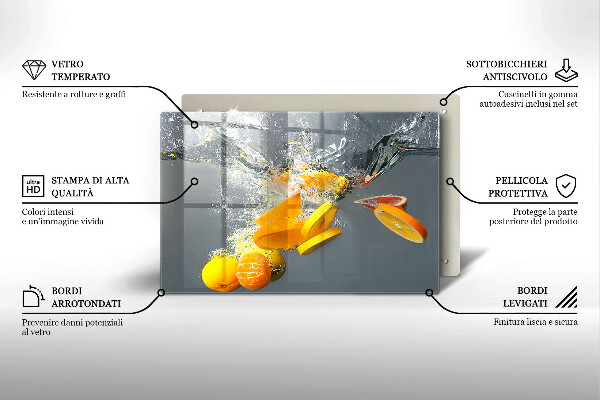 Skärbräda glas modern Citroner i vatten