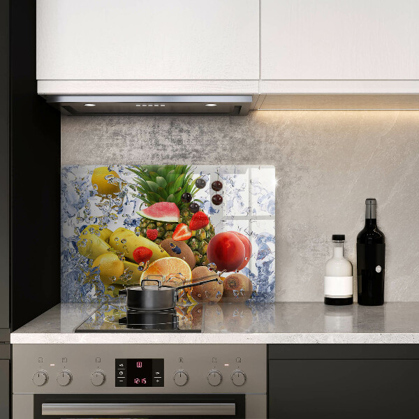 Skärbräda glas modern Saftig frukt och vatten