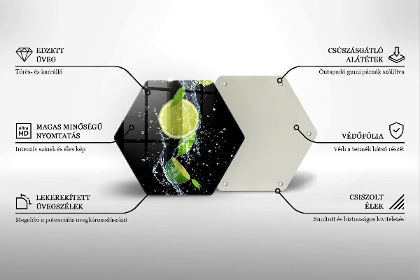 Skärbräda glas sexhörning Saftiga limefrukter i vatten