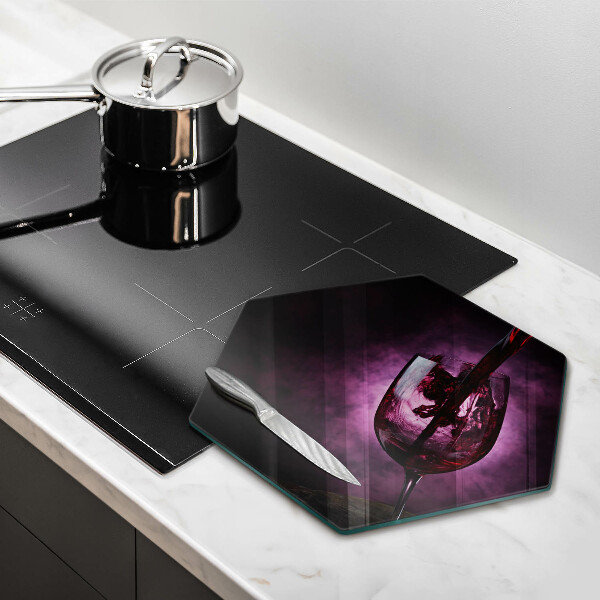 Skärbräda glas sexhörning Ett glas vin