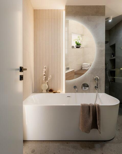 LED Halvcirkel Spegel 45x90 cm