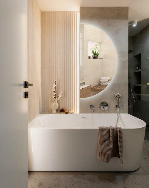 LED Halvcirkel Spegel 50x100 cm