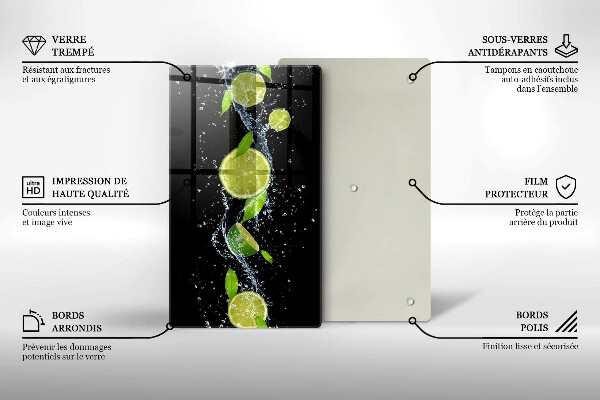 Spisskyddsplatta modern Saftiga limefrukter i vatten