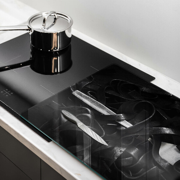 Spisskyddsplatta elegant Svart tagliatelle pasta