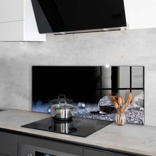 Stänkskydd kök En droppe dagg på morgonen