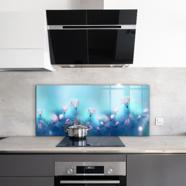 Stänkskydd kök Blommor bakom morgondimman