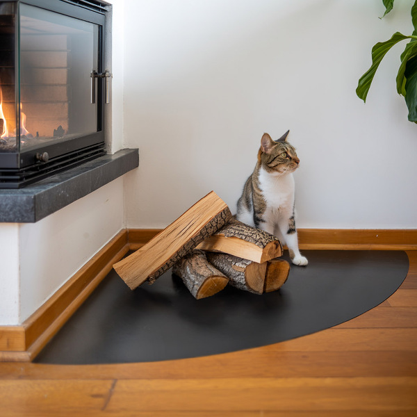 Golvskydd framför öppen spis, kvart 100x100 cm