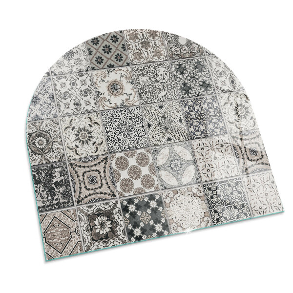 Halvoval glasskiva för öppen spis Mönster av dekorativa kakelplattor