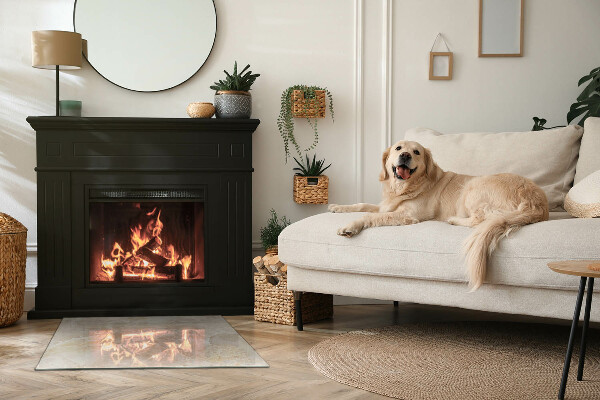 Rektangulär glasskiva framför öppen spis Naturligt stenmönster