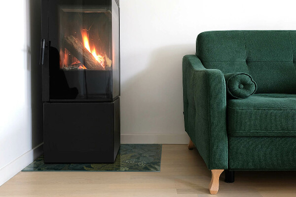 Rektangulär glasskiva framför öppen spis Växtmotiv med fjärilar