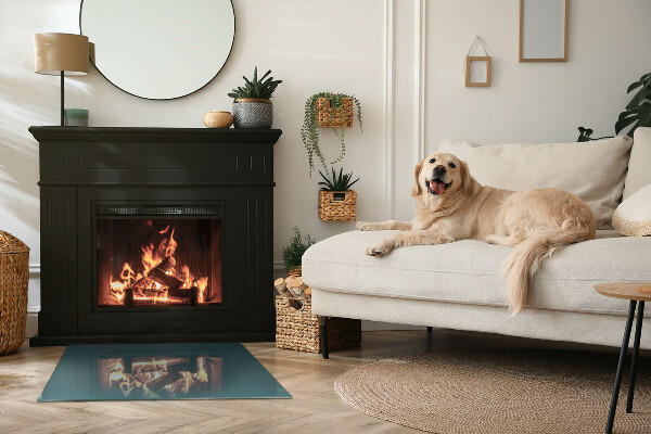 Rektangulär glasskiva framför öppen spis Färg Havsblå