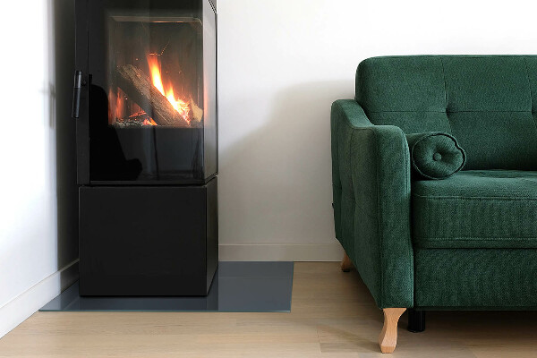 Rektangulär glasskiva framför öppen spis Färg Mörkblå